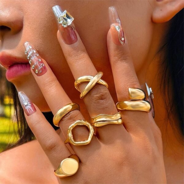 Knuckle ring 08