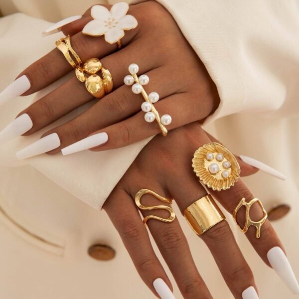 Knuckle ring 15