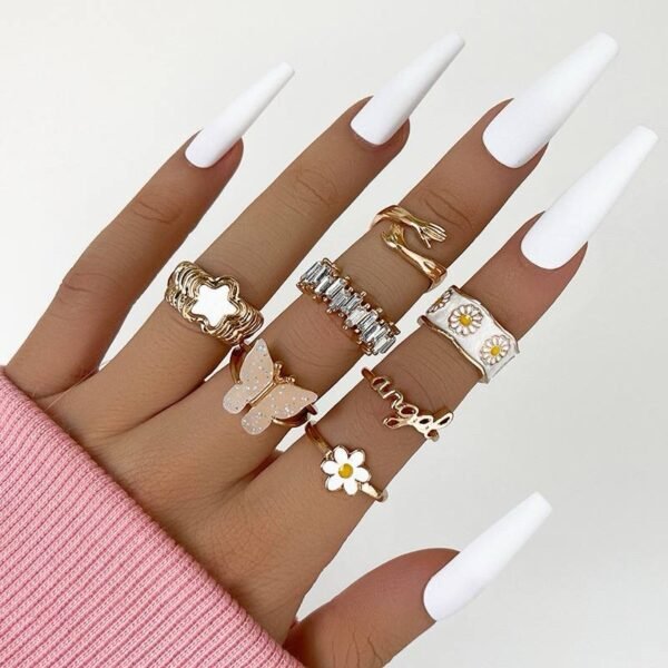 Knuckle ring 01