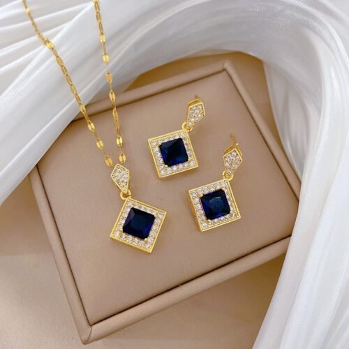 Necklace and Earrings 03