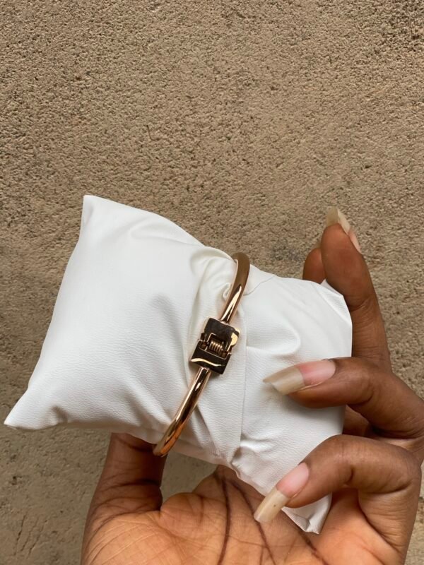 Bracelet 1( no box)